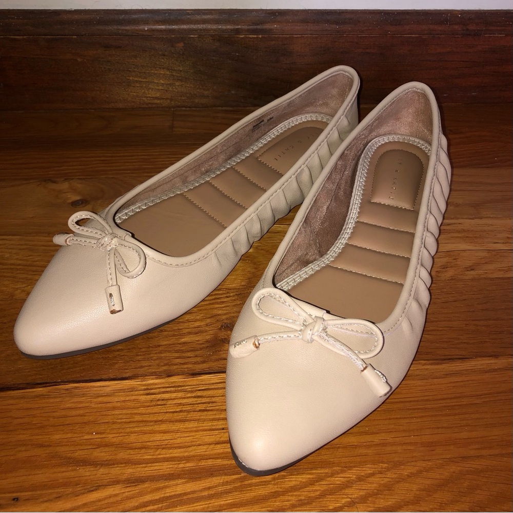 Kelly & Katie Jayla Flats in Tan Leather